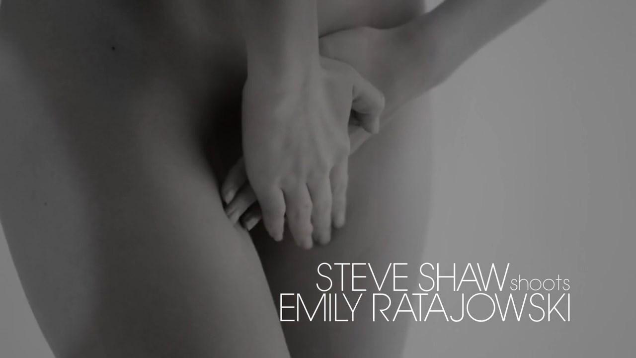 emily ratajkowski treats nude bts video leaked eyzcrg influencers gonewild