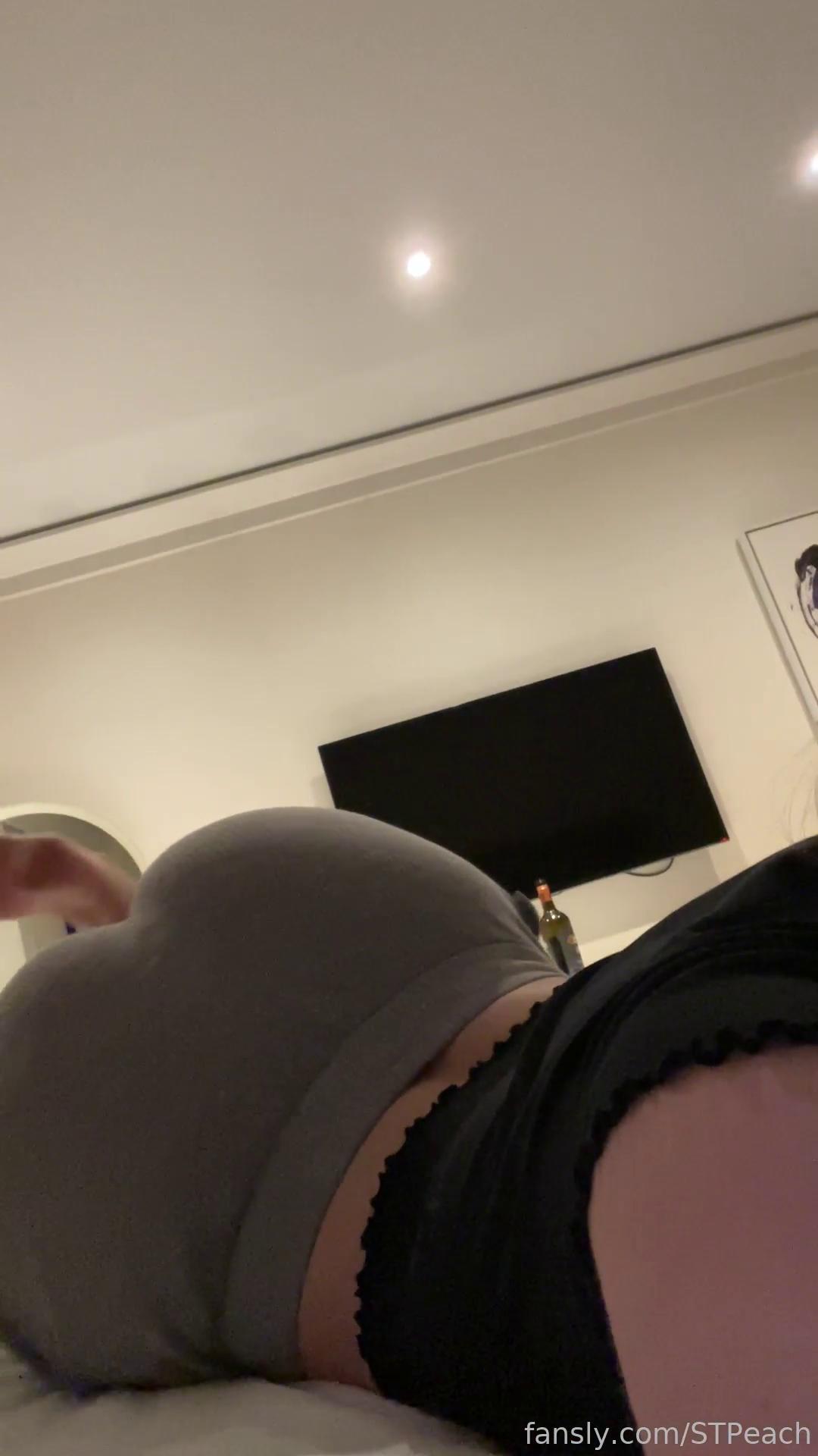 stpeach ass spreading valentines day fansly set leaked usxuep influencers gonewild