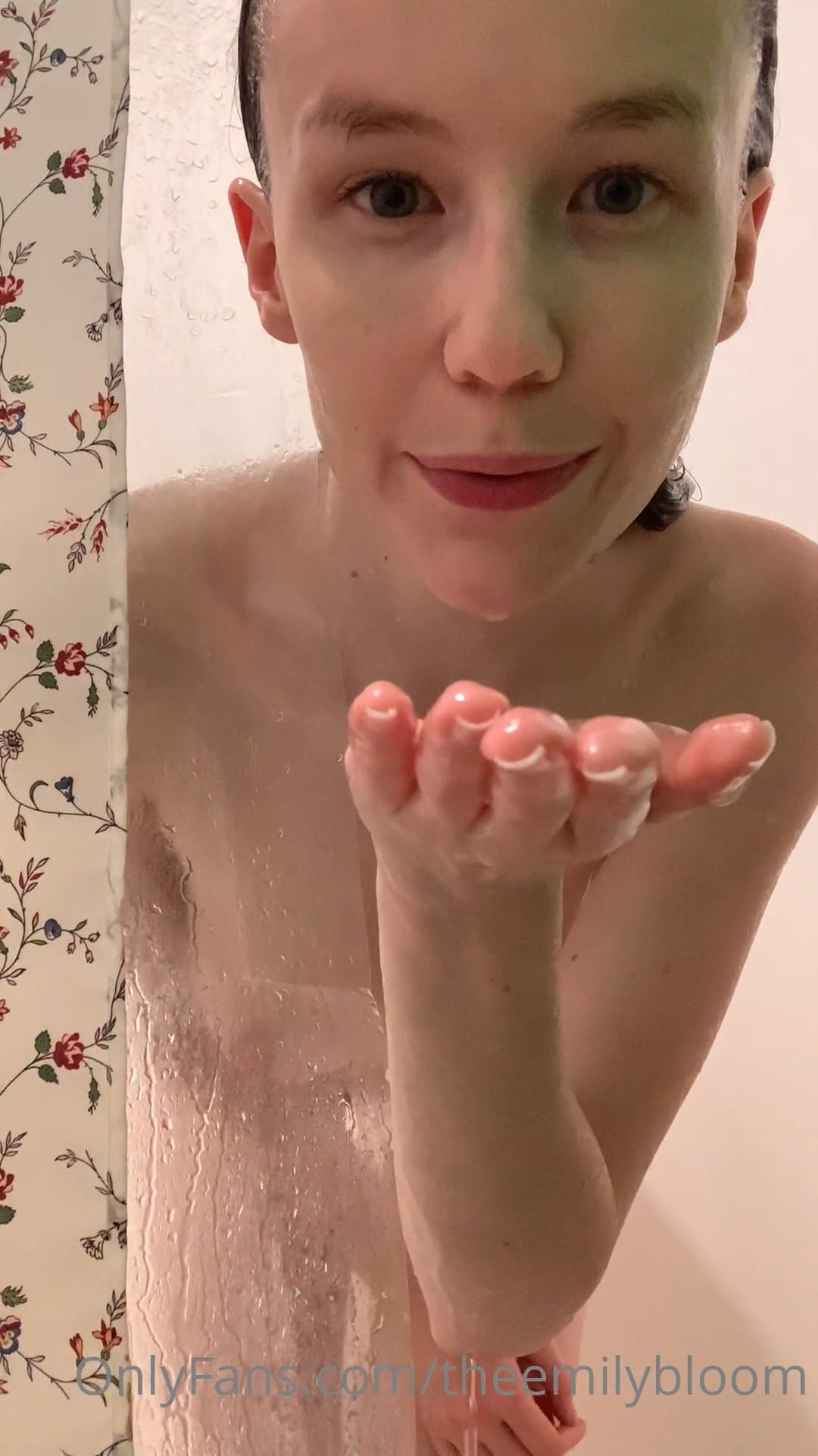 emily bloom nude shower pussy onlyfans video leaked qhubos influencers gonewild