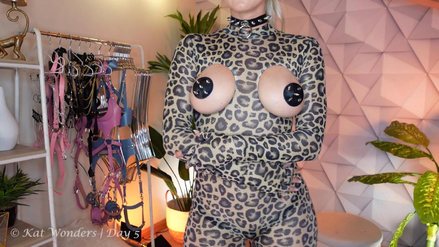 kat wonders 25 days of naughty costumes day 5 ddaole influencers gonewild