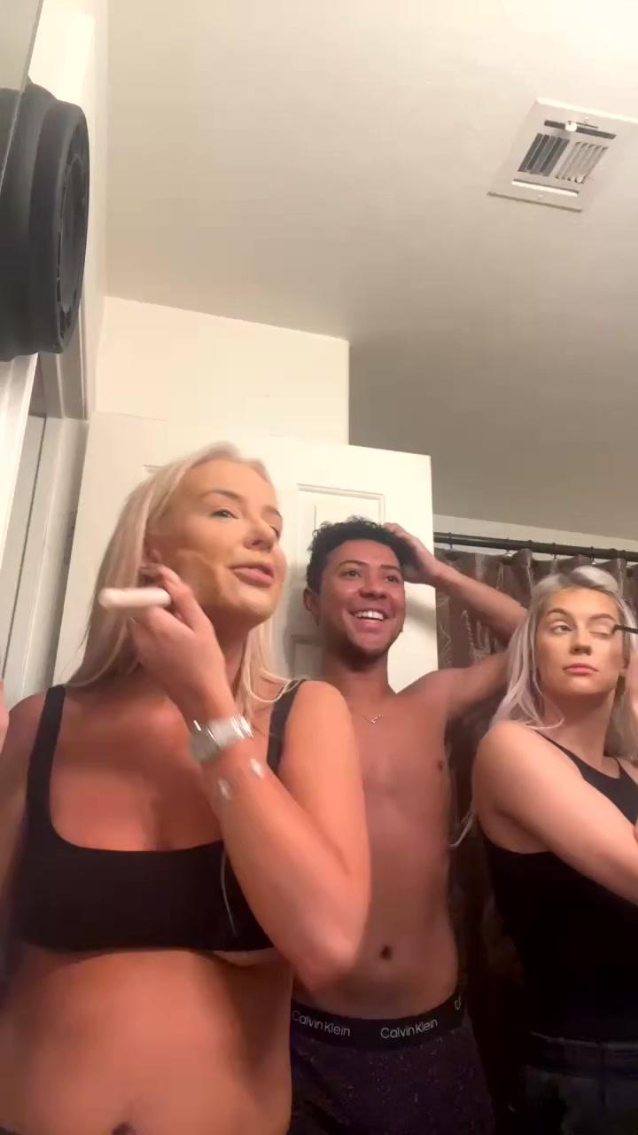 tana mongeau nipple slip livestream onlyfans video leaked afpygf influencers gonewild