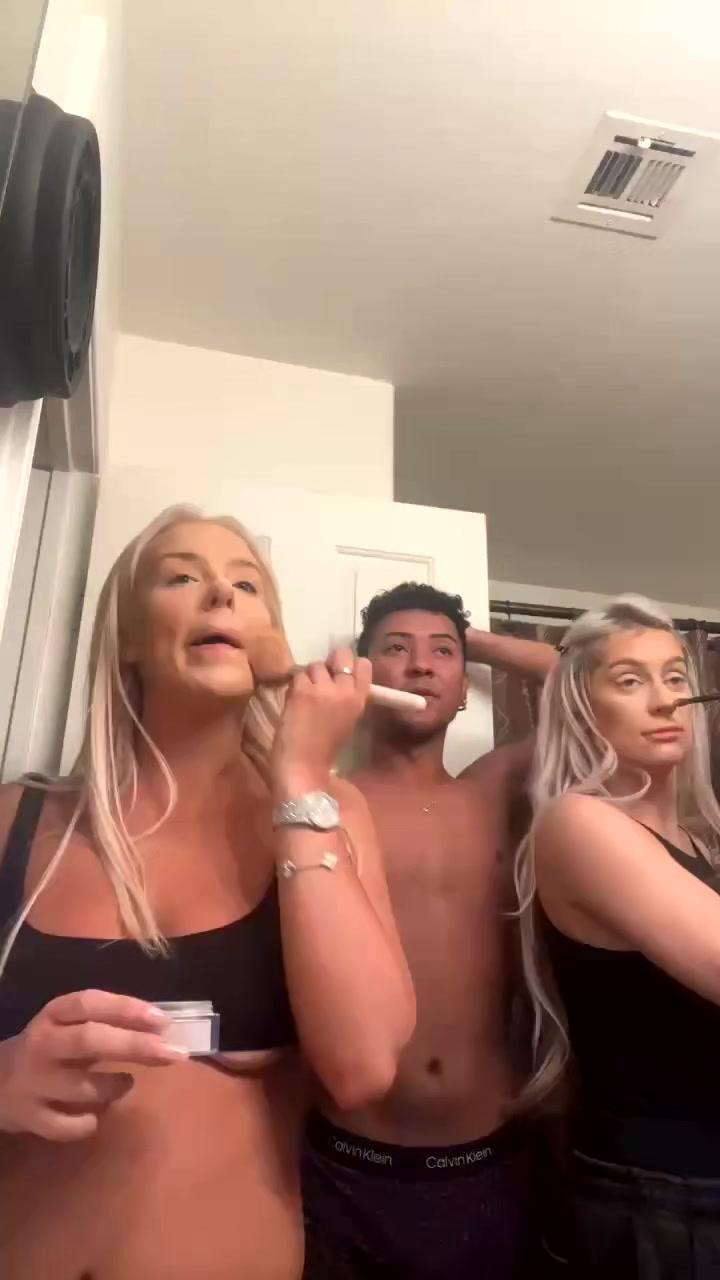 tana mongeau nipple slip livestream onlyfans video leaked bnofdy influencers gonewild
