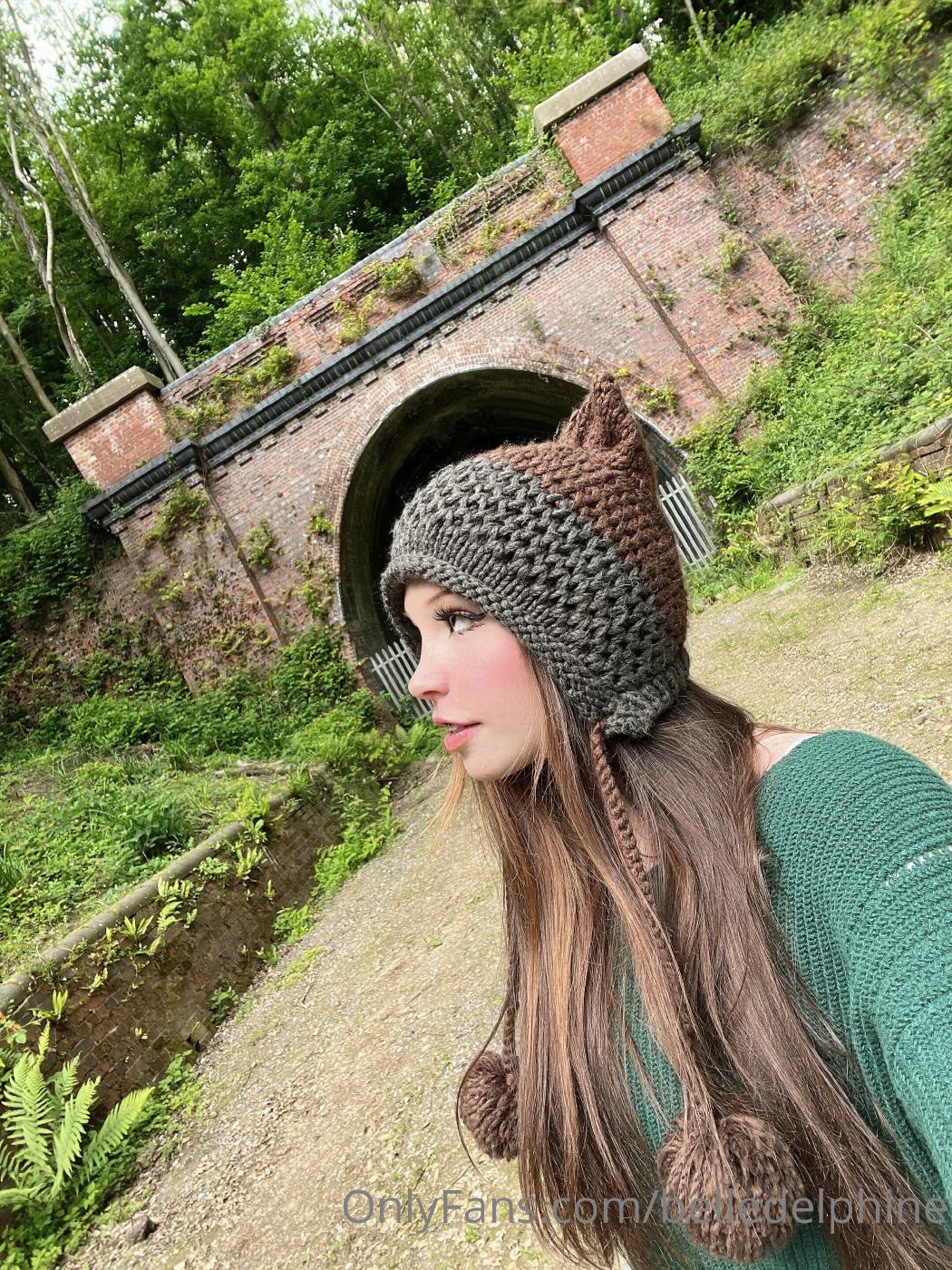 belle delphine pub lunch onlyfans set leaked agukmb influencers gonewild