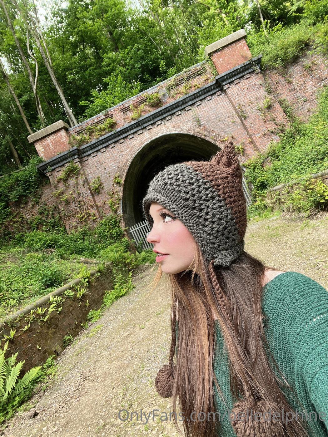 belle delphine pub lunch onlyfans set leaked bnhbel influencers gonewild