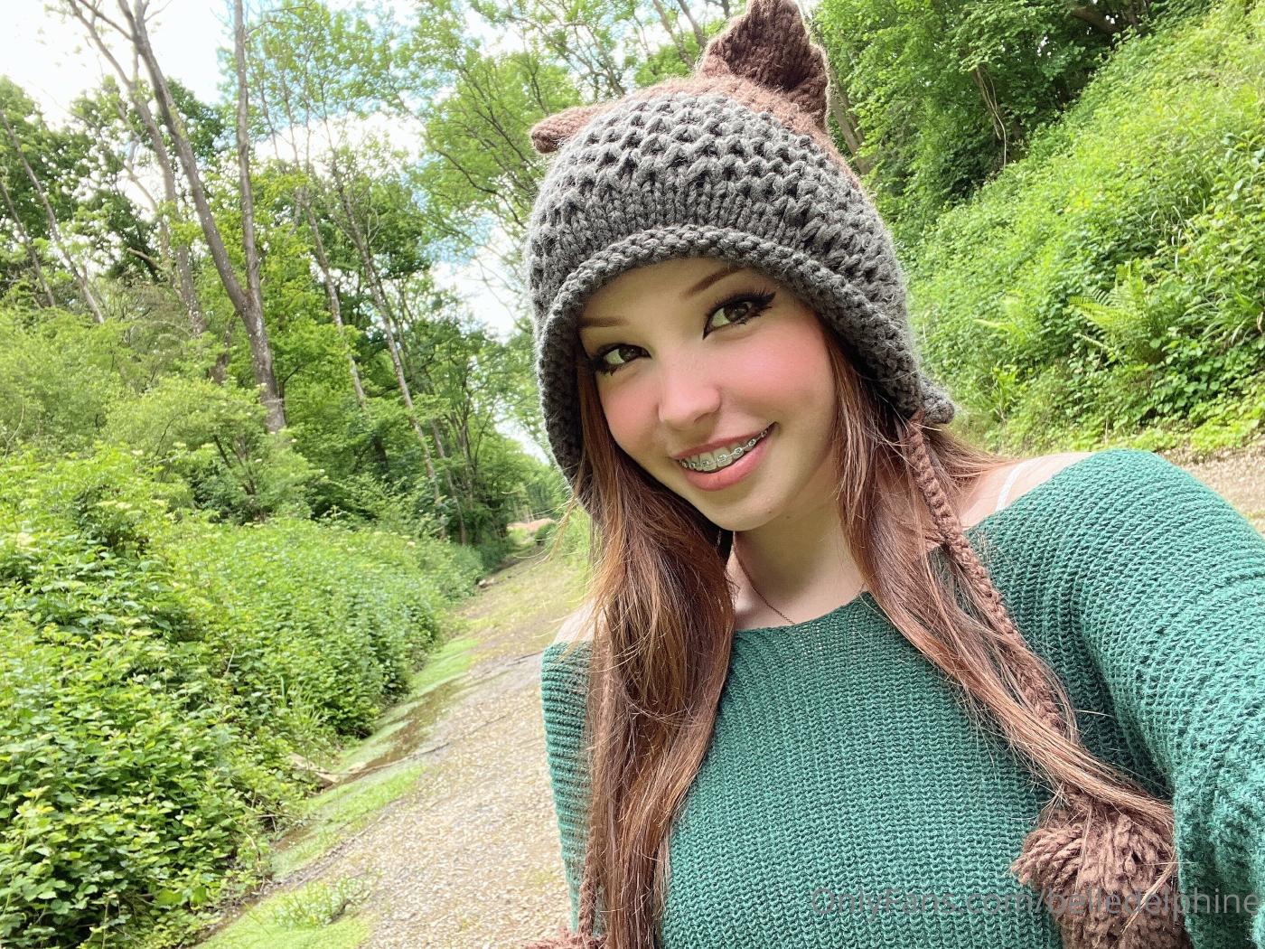 belle delphine pub lunch onlyfans set leaked bxhsvf influencers gonewild