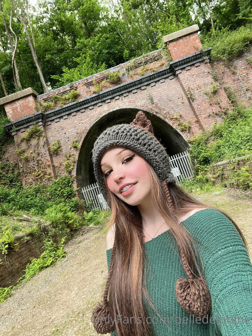 belle delphine pub lunch onlyfans set leaked lziauk influencers gonewild