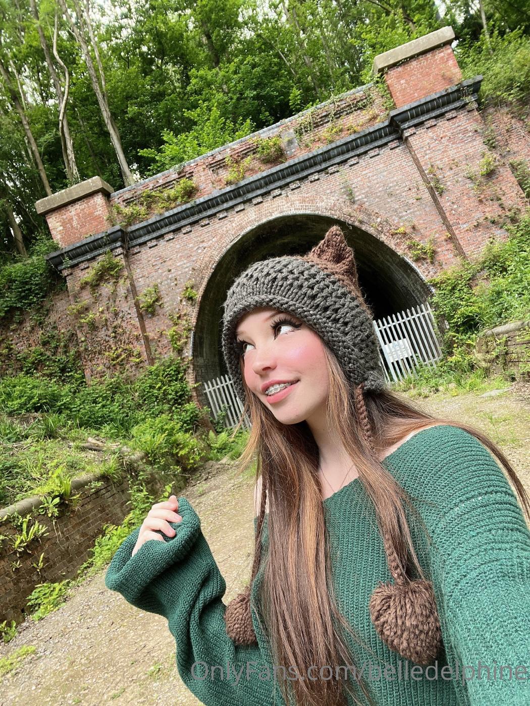 belle delphine pub lunch onlyfans set leaked xbprdq influencers gonewild