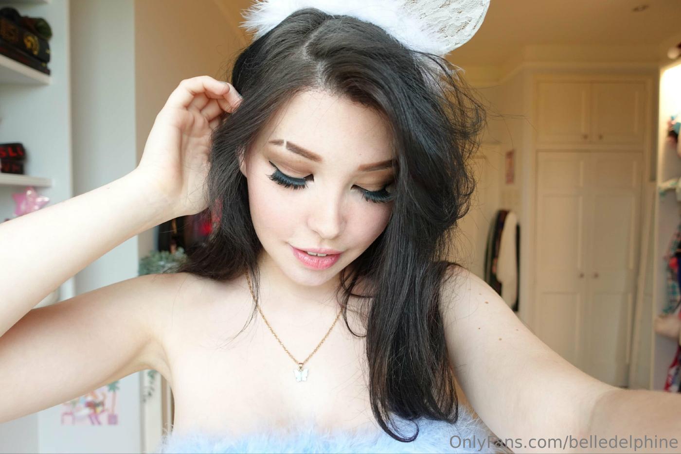 belle delphine blue booty shorts onlyfans set leaked fxfzxx influencers gonewild