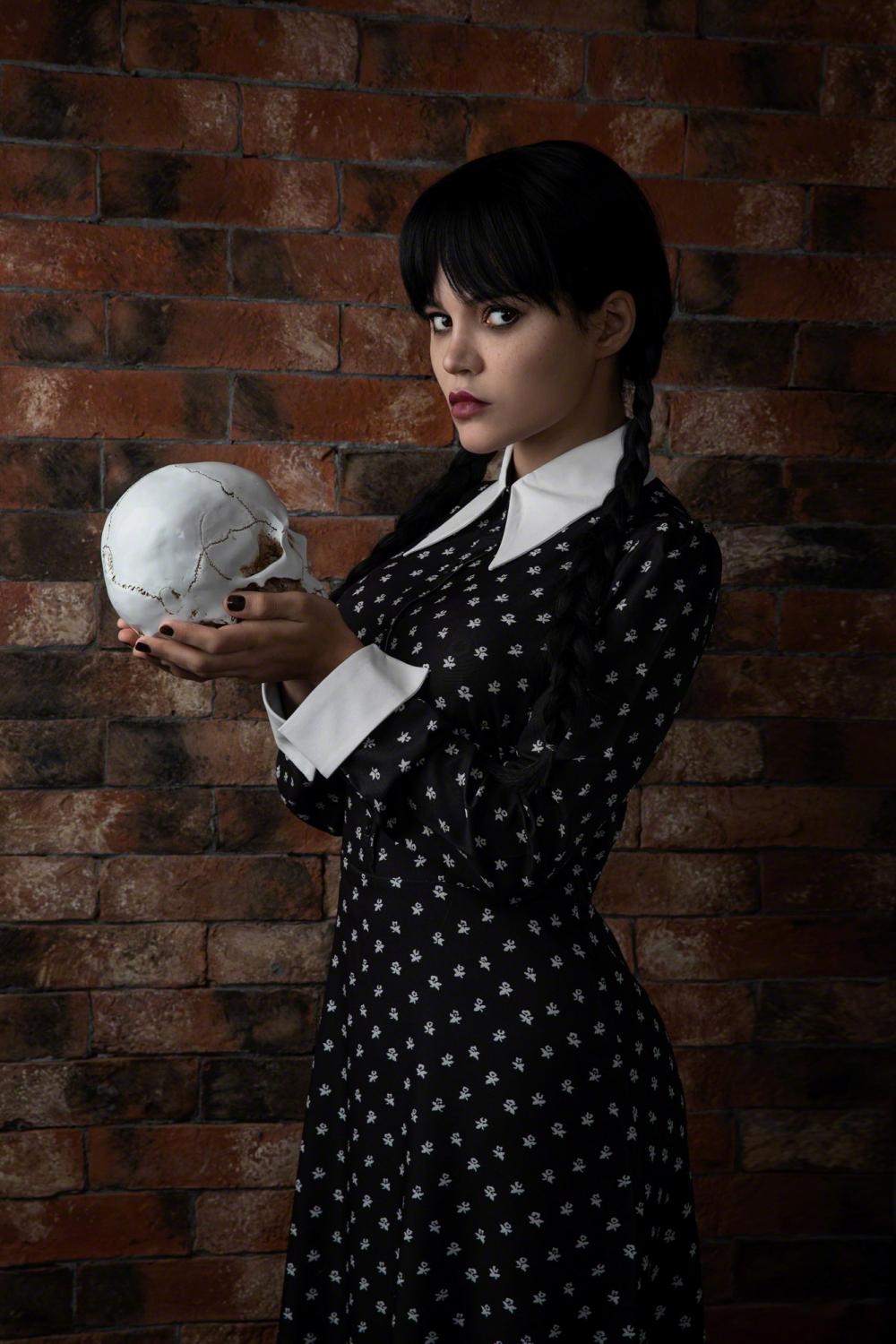 kalinka fox nude wednesday addams cosplay patreon set leaked erxcac influencers gonewild