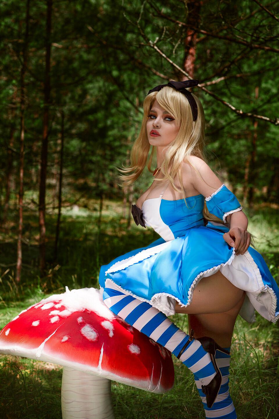 kalinka fox alice in wonderland cosplay video leaked ivtcul influencers gonewild
