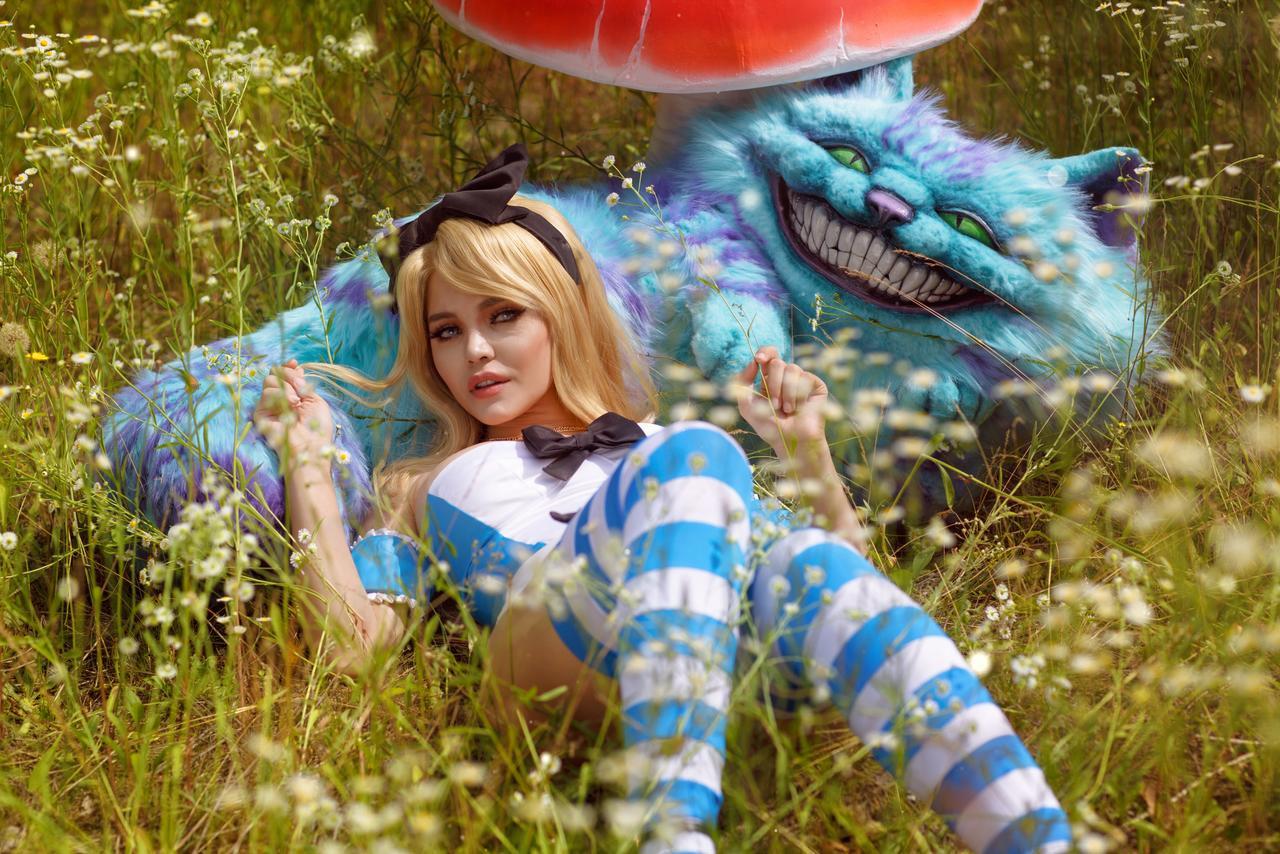 kalinka fox alice in wonderland cosplay video leaked qrgpcy influencers gonewild