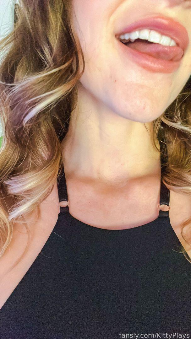 kittyplays leather pants underboob fansly set leaked akkyuv influencers gonewild