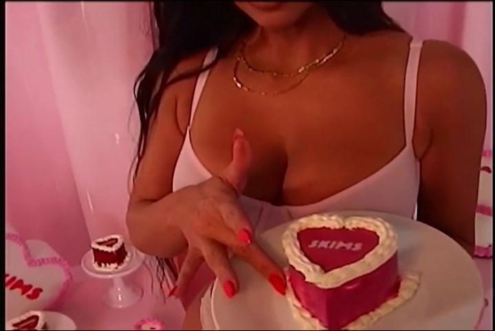 kim kardashian lingerie skims photoshoot bts video leaked xtmszo influencers gonewild